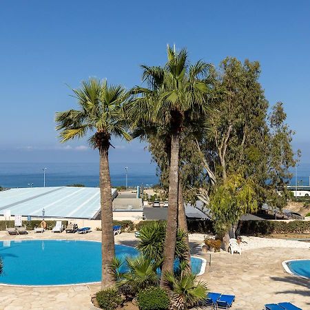 105 Kings Palace - Fabulous 2 Bed, 2 Bath, Large Patio With Garden - Sea Views Paphos Exterior photo