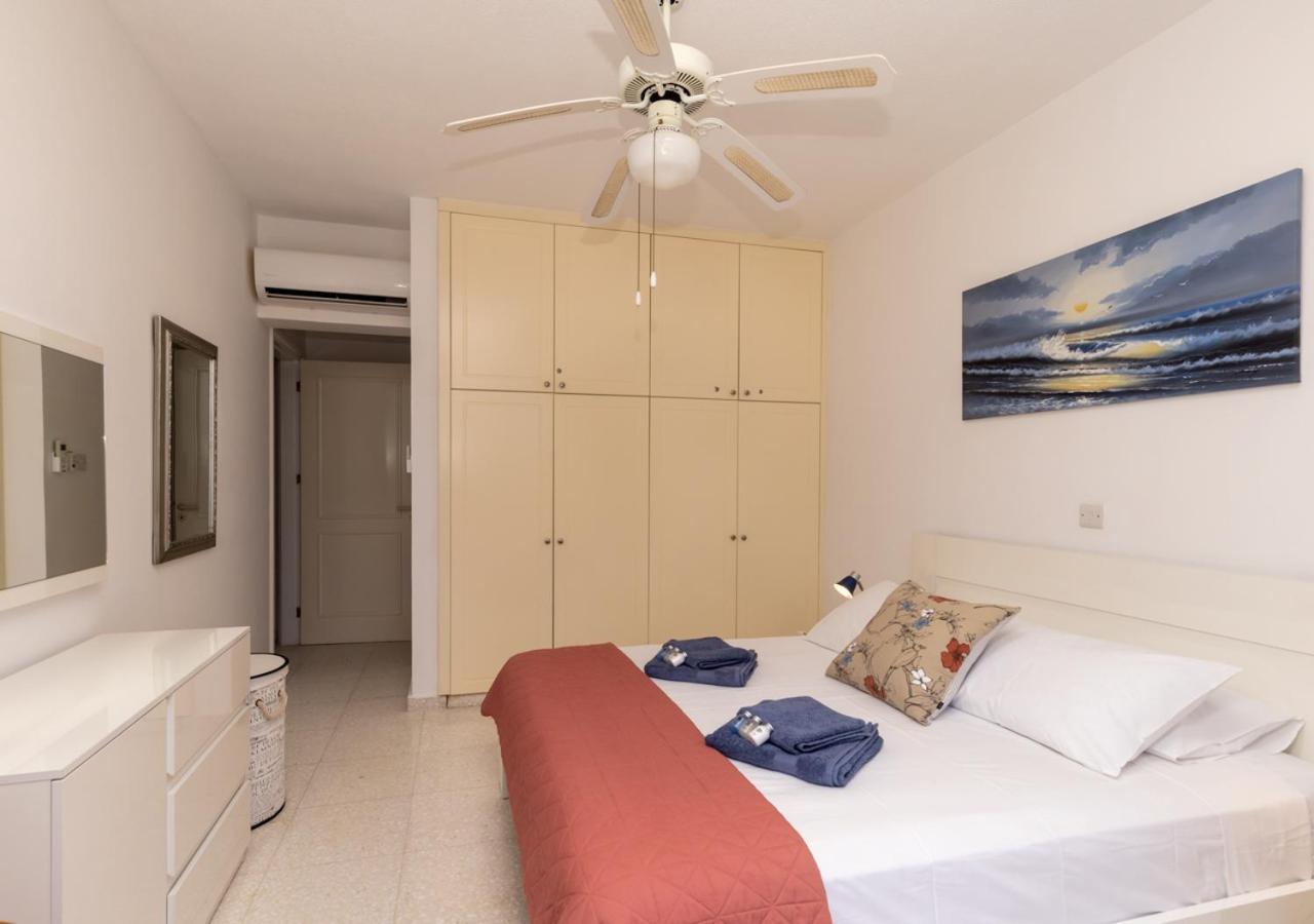 105 Kings Palace - Fabulous 2 Bed, 2 Bath, Large Patio With Garden - Sea Views Paphos Exterior photo