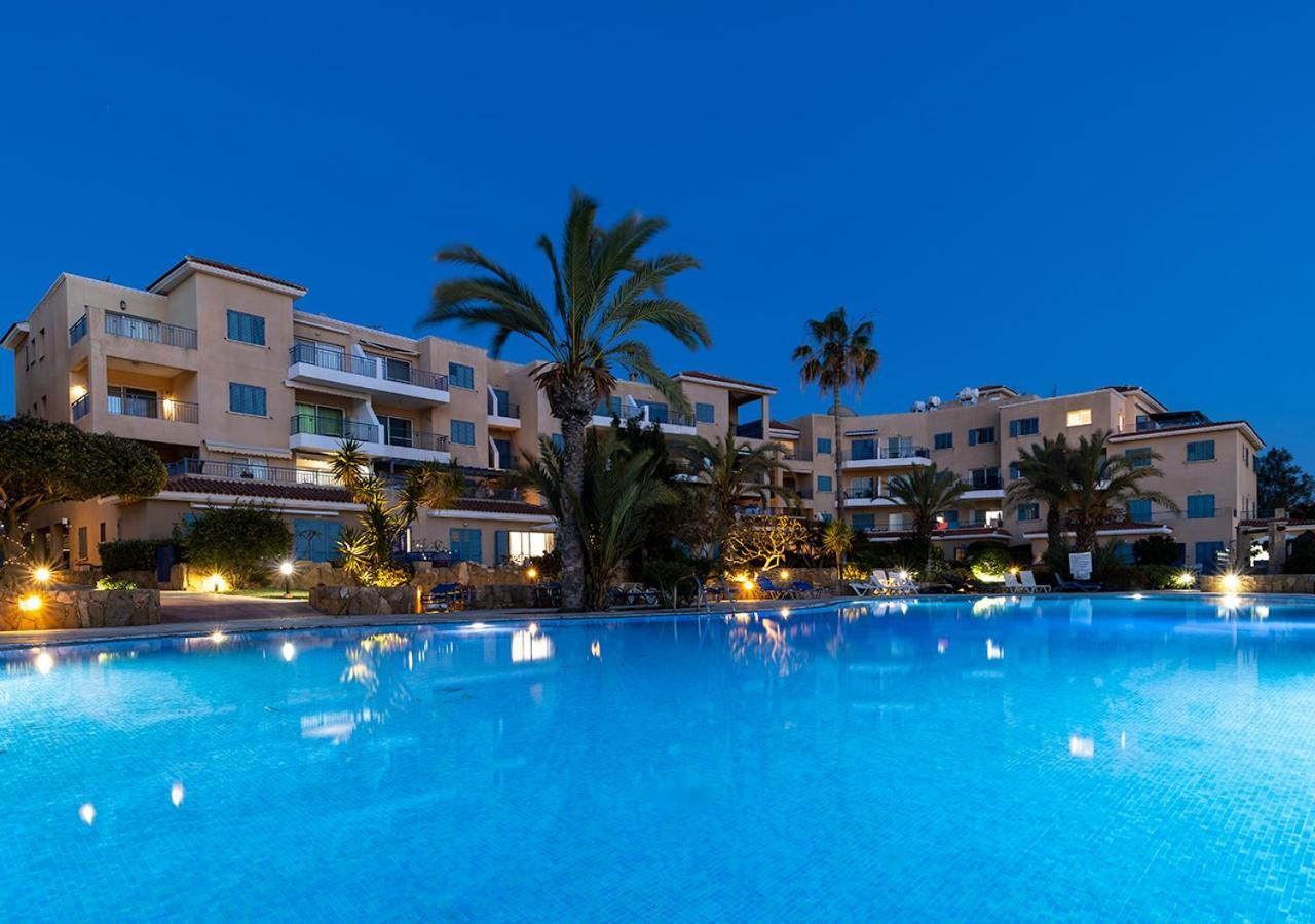 105 Kings Palace - Fabulous 2 Bed, 2 Bath, Large Patio With Garden - Sea Views Paphos Exterior photo