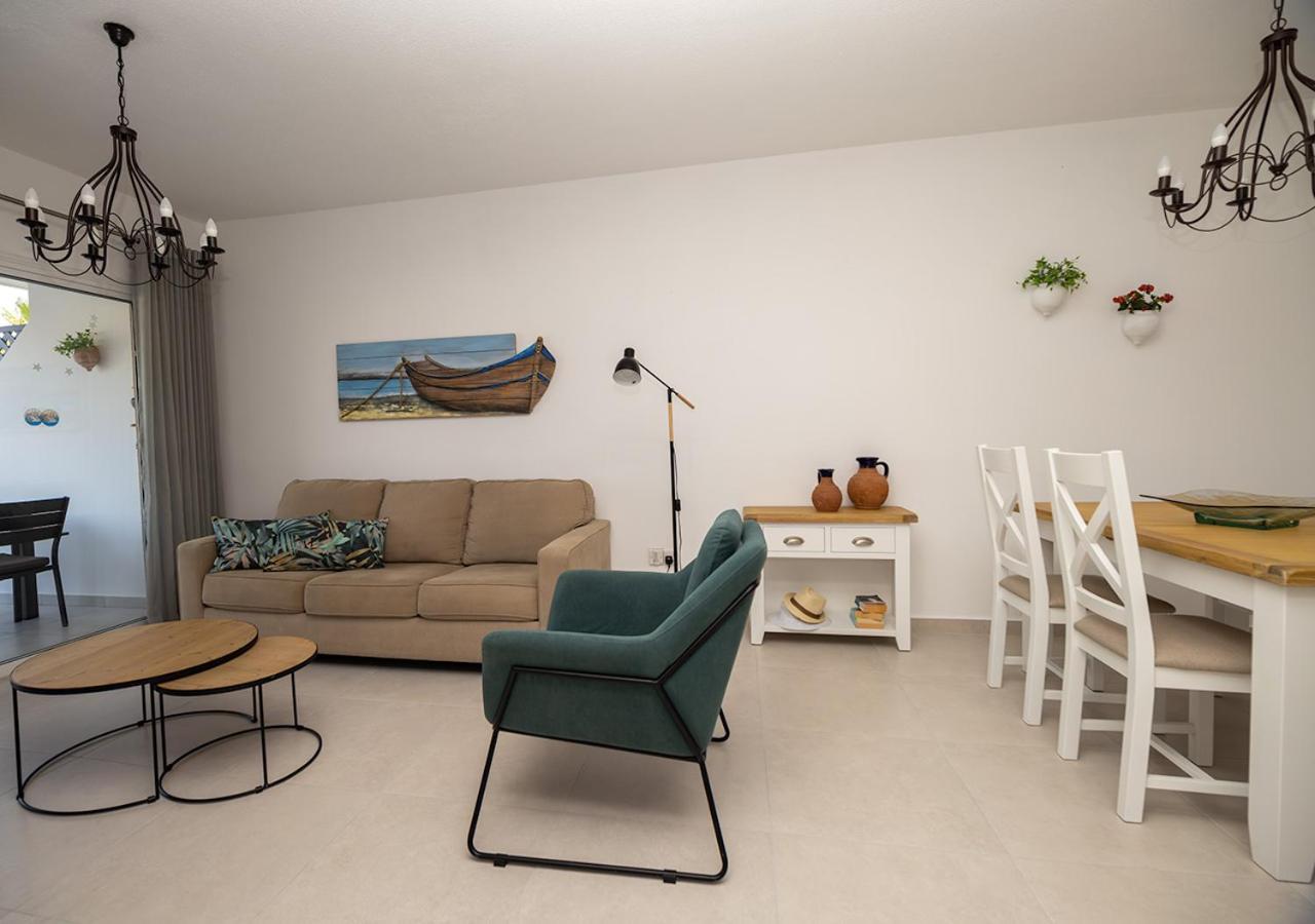 105 Kings Palace - Fabulous 2 Bed, 2 Bath, Large Patio With Garden - Sea Views Paphos Exterior photo